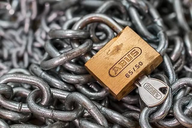Cómo implementar un sistema de seguridad integral en tu negocio
